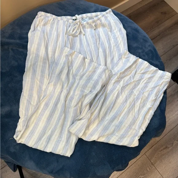 Light and Airy Striped Pull On Pants - Picture 4 of 5